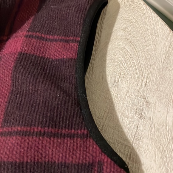 Purple/ Plum plaid fleece vest - Medium - Picture 6 of 6